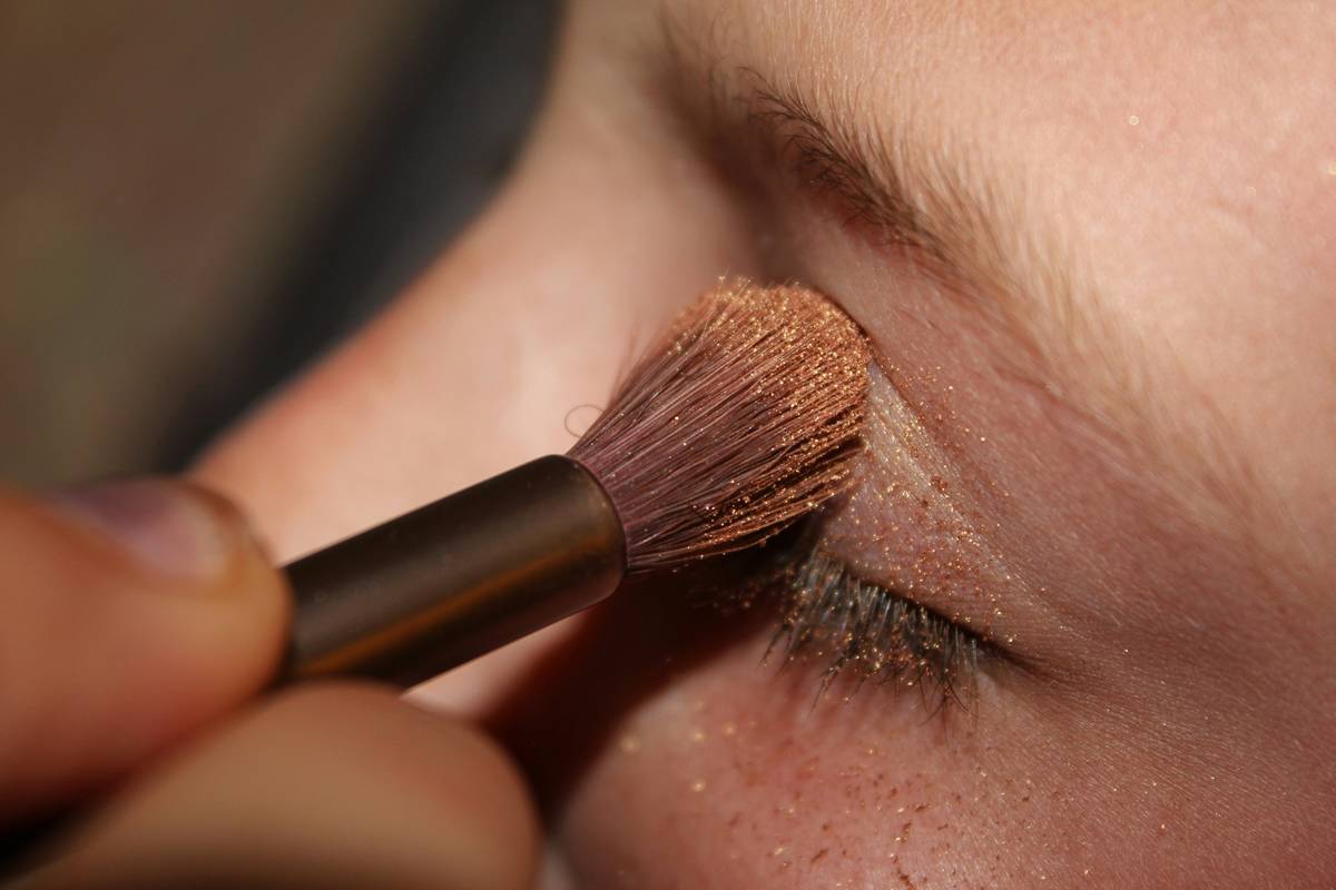 Cosmetic Concealer Brush: 7 Proven Tips to Avoid Costly Mistakes